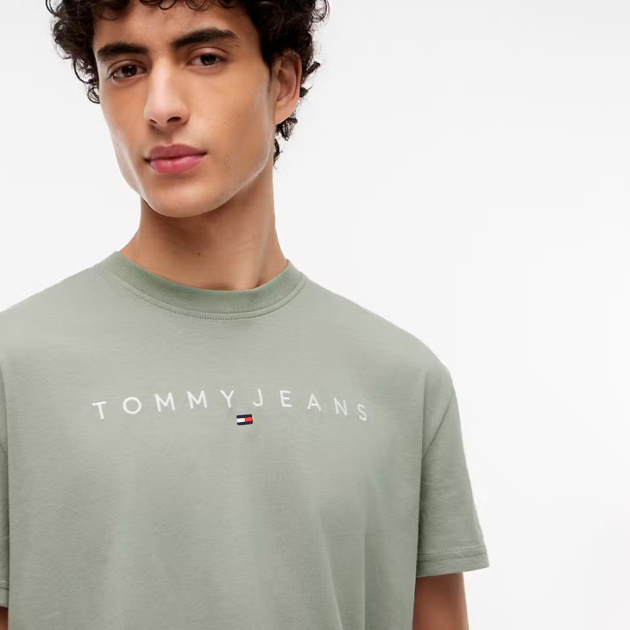 camiseta-com-logotipo-linear-de-corte-regular