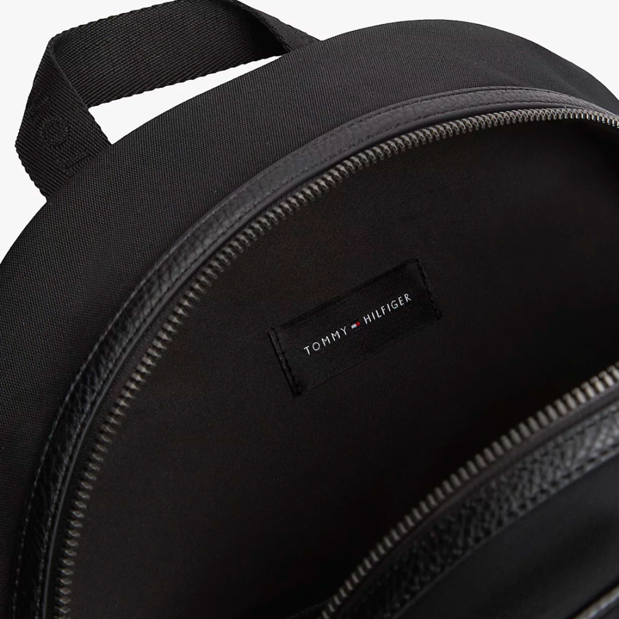 mochila-con-doble-cremallera-y-logo