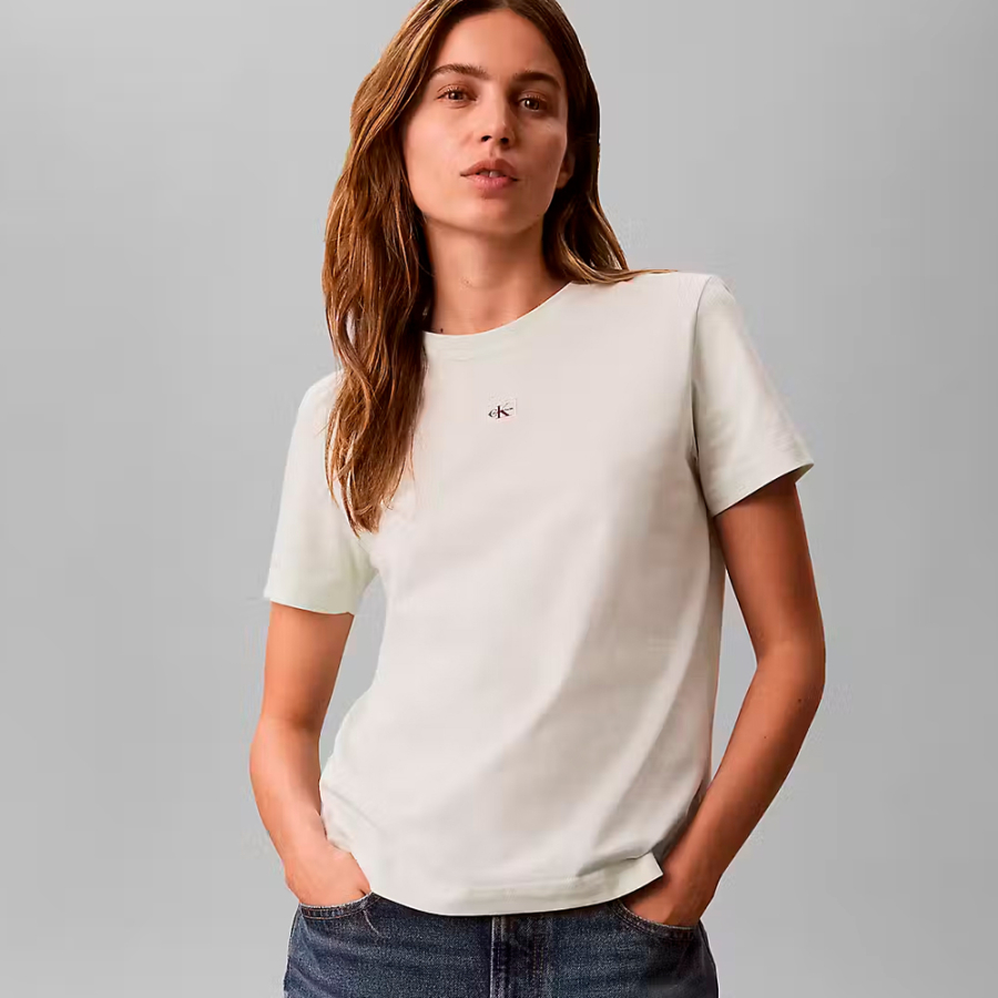 camiseta-de-algodon-suave-con-insignia