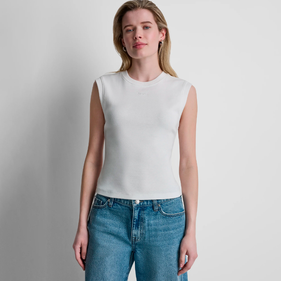 camiseta-sem-mangas-com-gola-redonda