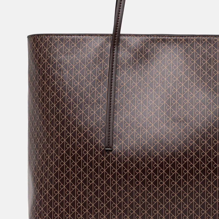 bolso-tote-bag-revestida-con-logo