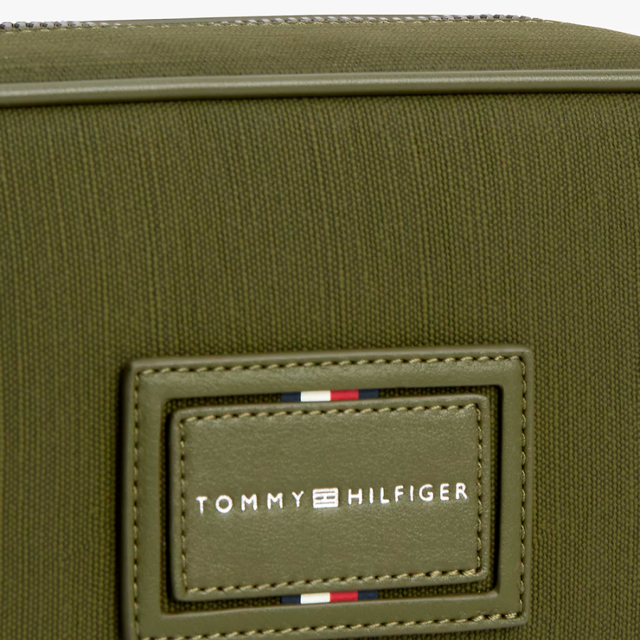 fabric-toiletry-bag-with-logo-patch fabric-toiletry-bag-with-logo-patch
