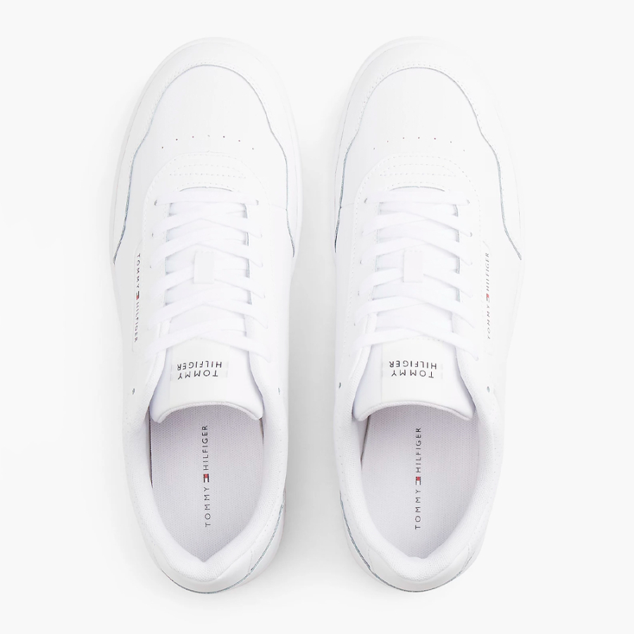 tenis-com-sola-de-couro-e-tachas-finas tenis-com-sola-de-couro-e-tachas-finas