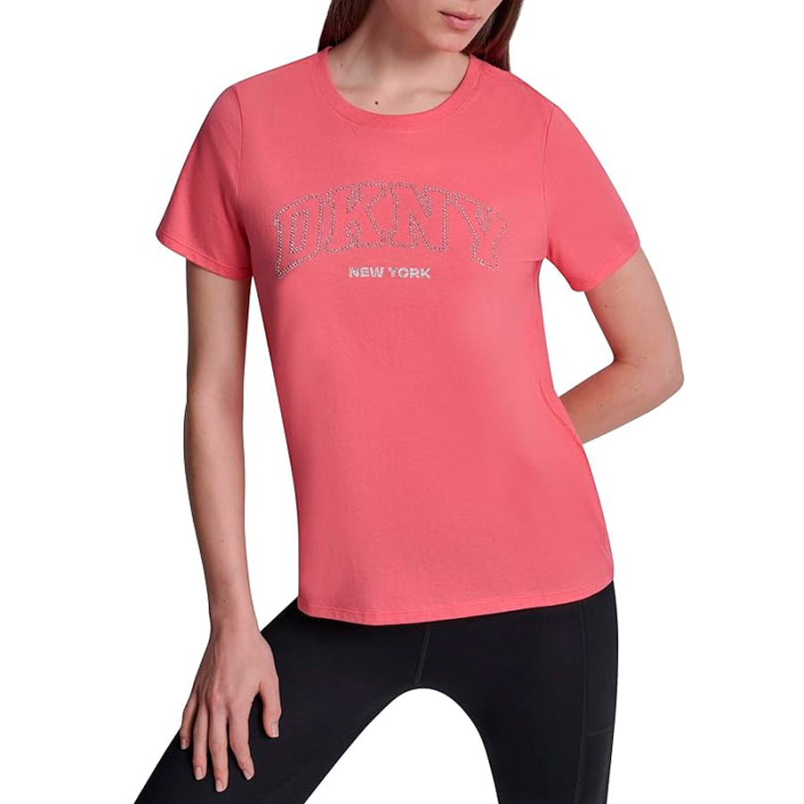 camiseta-varsity-ny-com-logo-na-manga-e-modelagem-relaxada