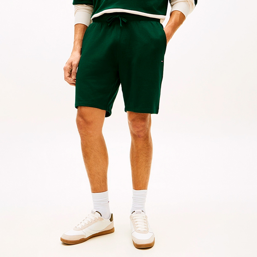 short-de-felpa-con-logo-bordado