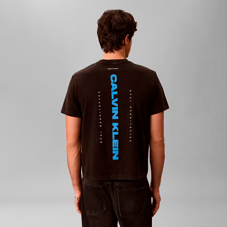 t-shirt-con-grafica-washed-spine t-shirt-con-grafica-washed-spine