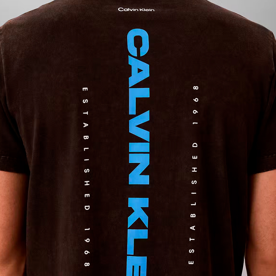 t-shirt-con-grafica-washed-spine t-shirt-con-grafica-washed-spine