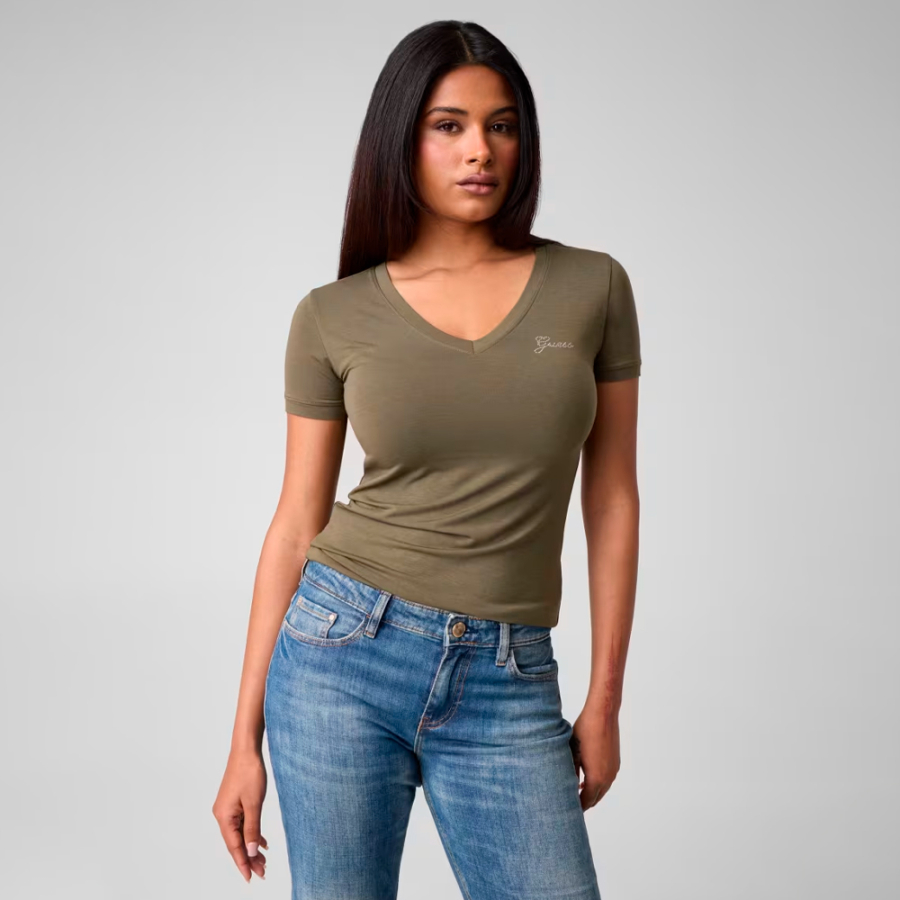 camiseta-com-logotipo-de-strass camiseta-com-logotipo-de-strass
