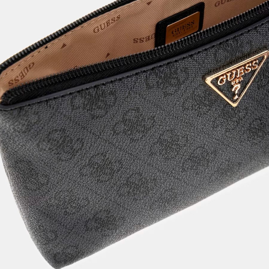laurel-toiletry-bag-with-4g-logo