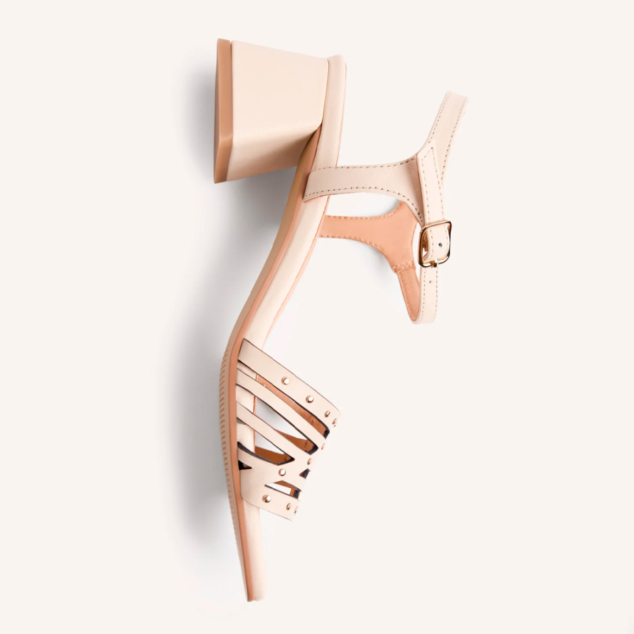 bais-leder-und-nietensandalen bais-leder-und-nietensandalen