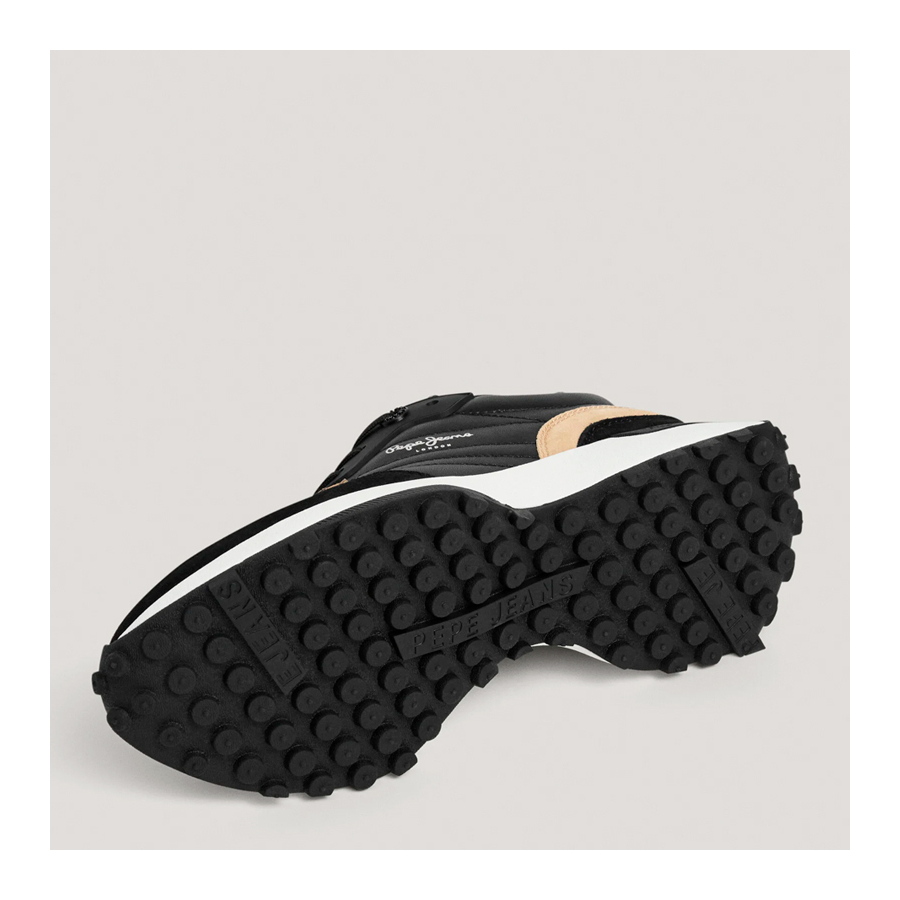 tenis-com-detalhes-em-camurca-e-couro
