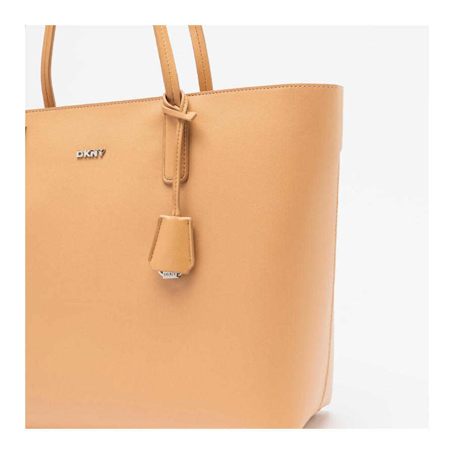 dkny-bolso-r44ayi42-lt3-tu-saige-ew-tz-t-ote-lt-taupe dkny-bolso-r44ayi42-lt3-tu-saige-ew-tz-t-ote-lt-taupe
