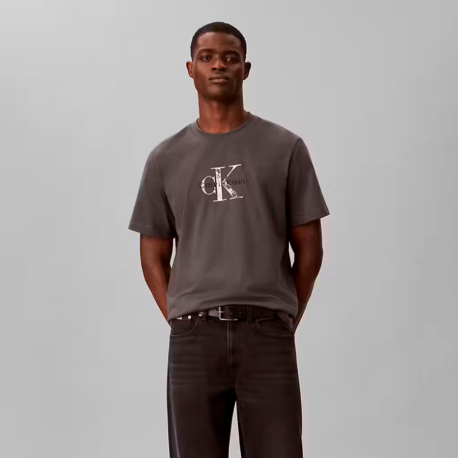 t-shirt-con-logo-effetto-antiscuto t-shirt-con-logo-effetto-antiscuto