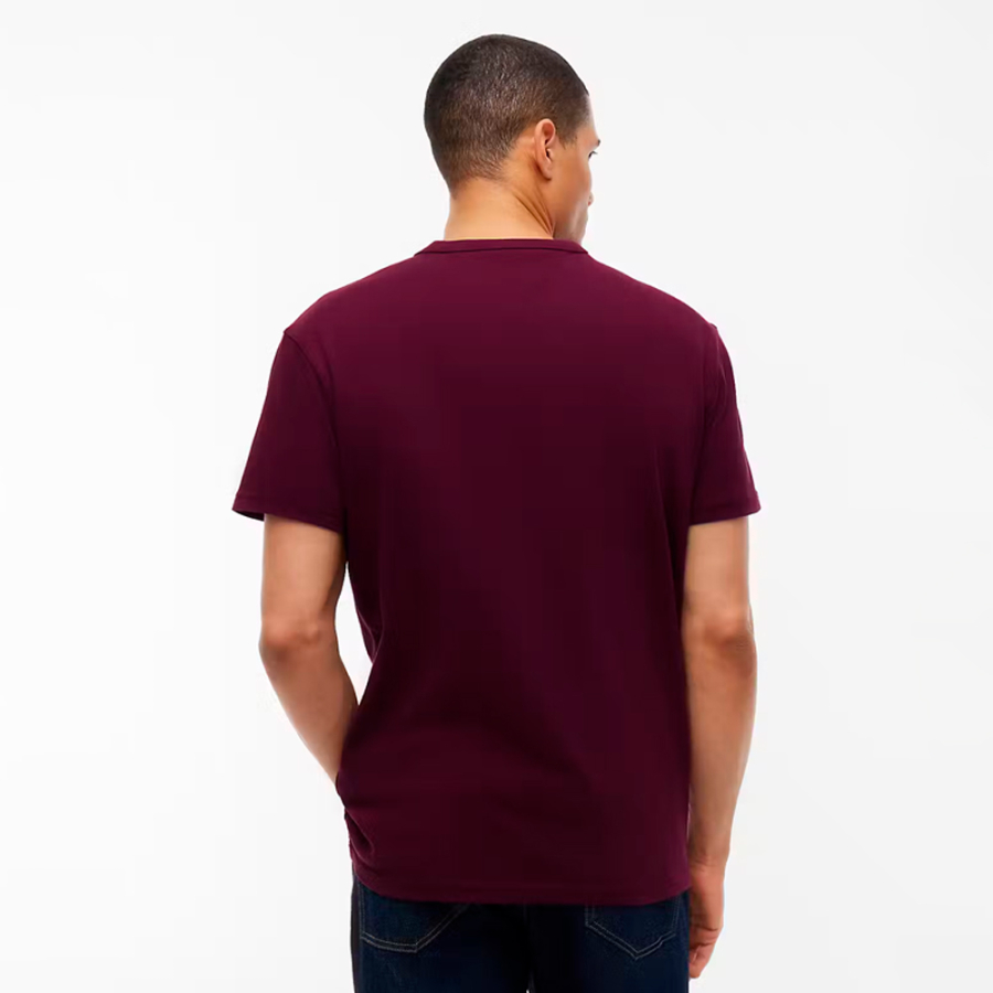 camiseta-de-cuello-redondo-con-parche-tonal camiseta-de-cuello-redondo-con-parche-tonal