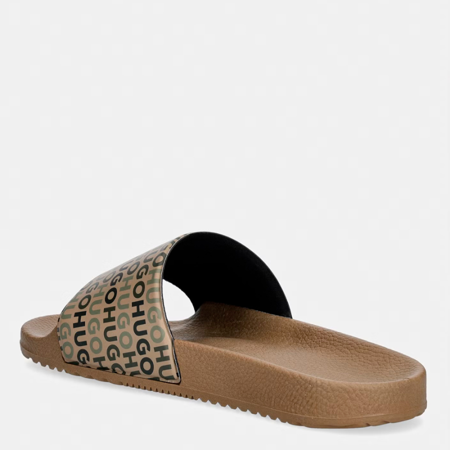 chanclas-con-estampado-de-logos-repetidos