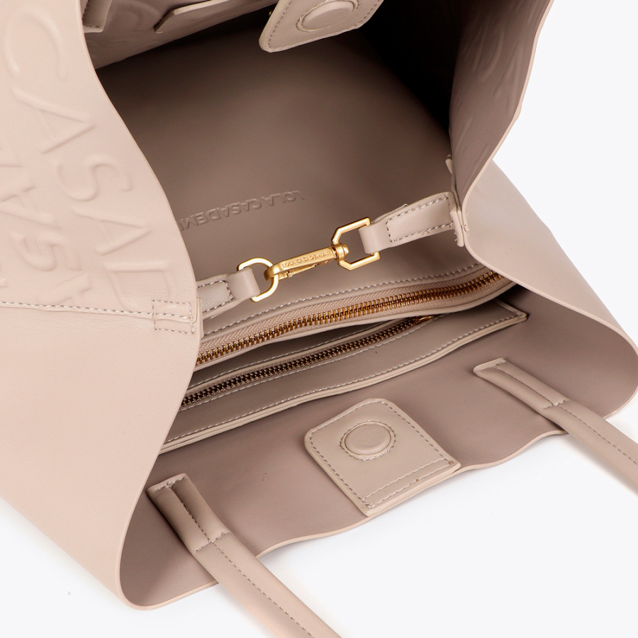 bolso-shopper-monograma-relieve