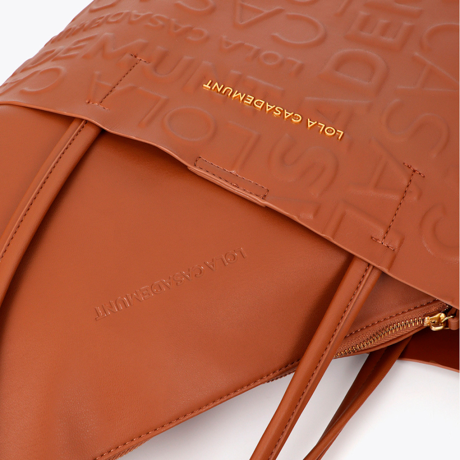 bolso-shopper-monograma-relieve bolso-shopper-monograma-relieve