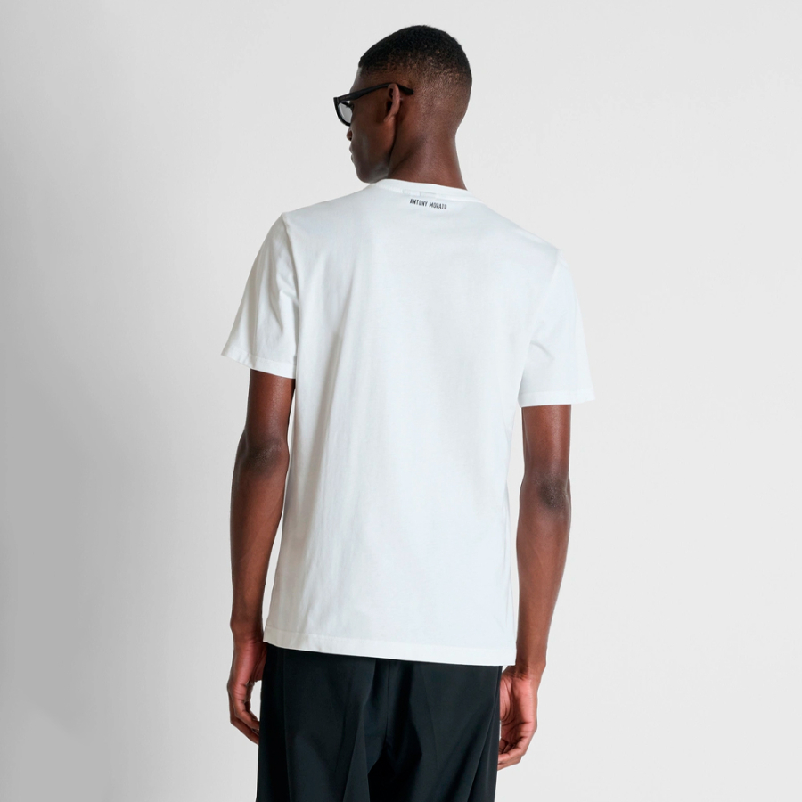 camiseta-de-corte-regular-com-estampa-flocada camiseta-de-corte-regular-com-estampa-flocada