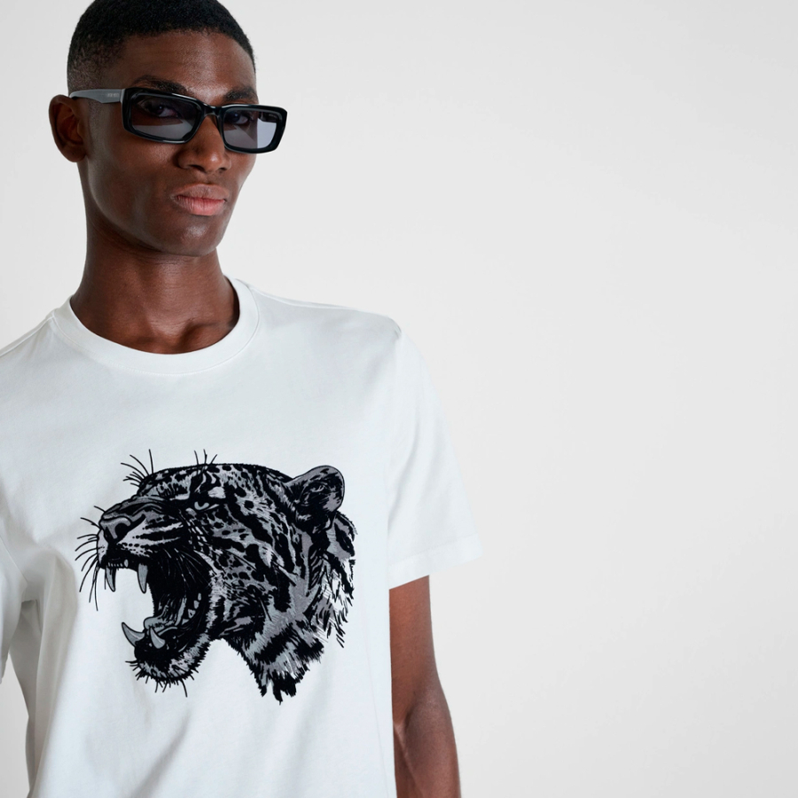 camiseta-regular-fit-estampado-flock