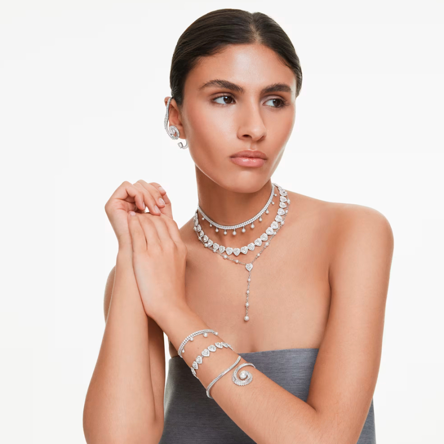 colar-em-forma-de-y-da-ariana-grande-x-swarovski