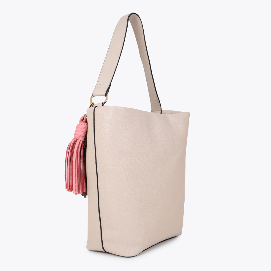 bolso-shopper-con-pompones