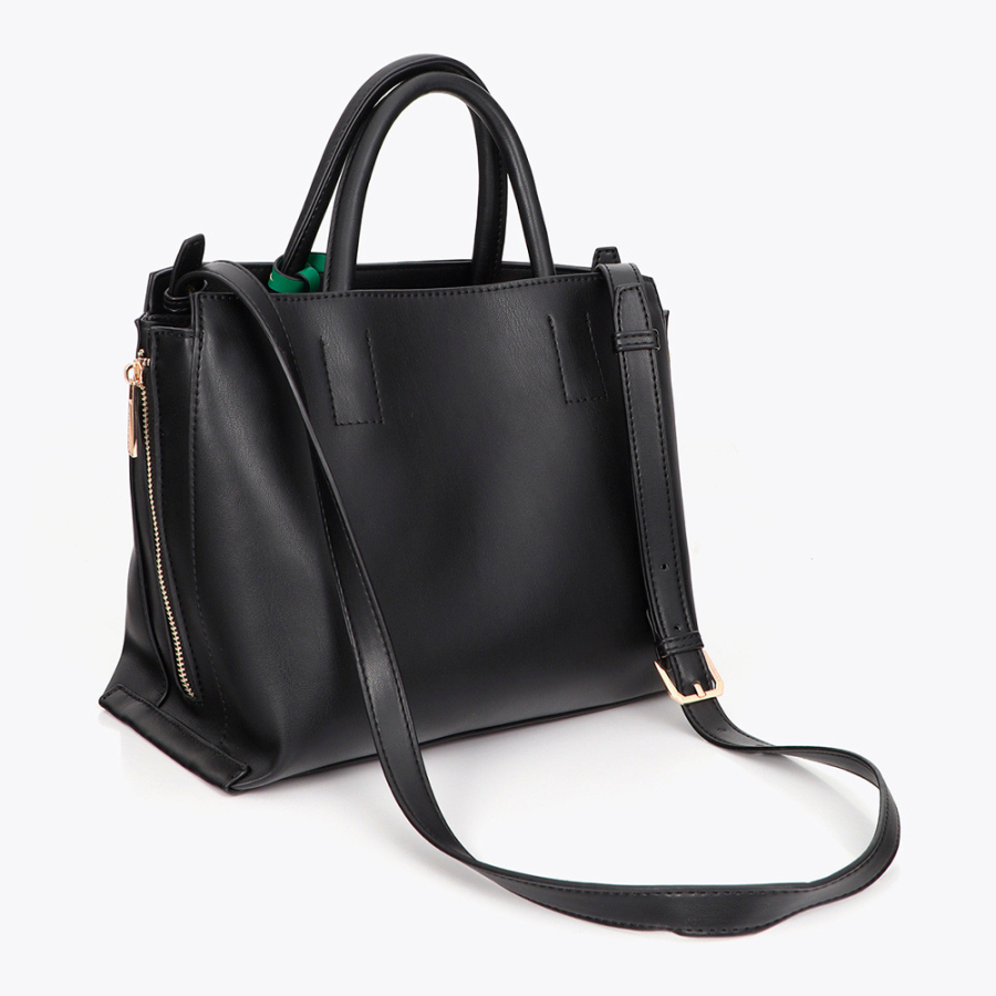 borsa-shopper-con-ciondolo-a-contrasto borsa-shopper-con-ciondolo-a-contrasto