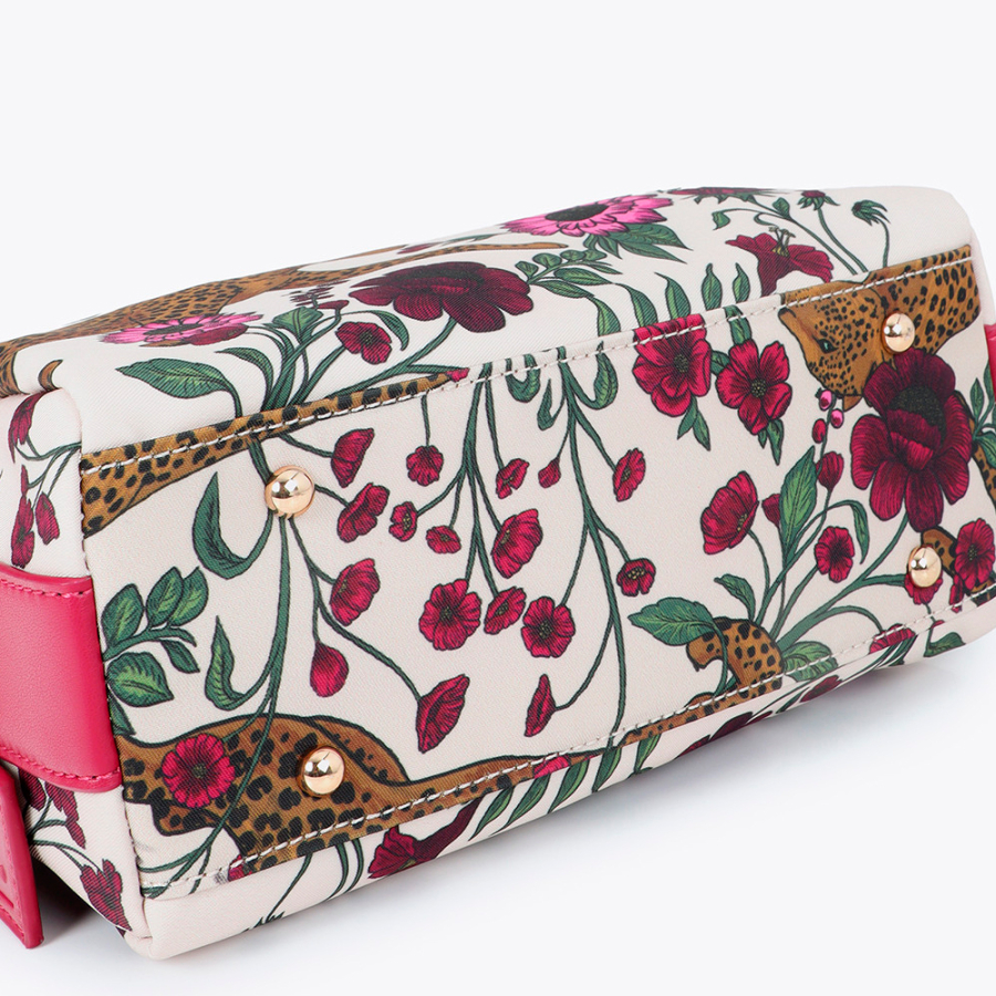 toiletry-bag-with-tiger-and-flower-print toiletry-bag-with-tiger-and-flower-print