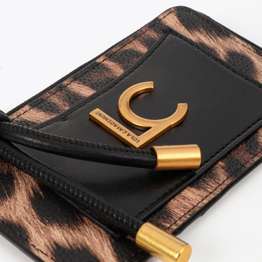portacarte-con-stampa-animalier-e-tasca-frontale