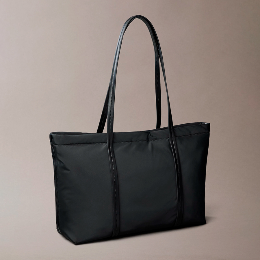 sac-fourre-tout-avec-logo-monogramme-en-relief