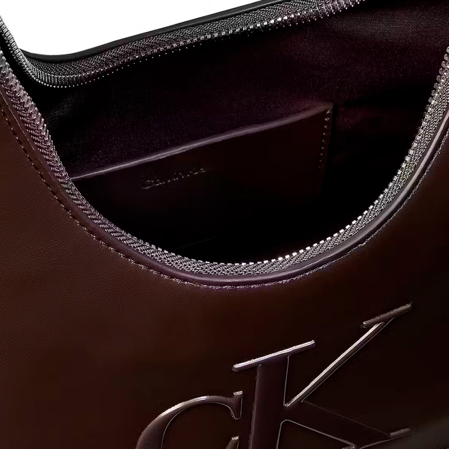 bolso-crescent-con-monograma-grabado