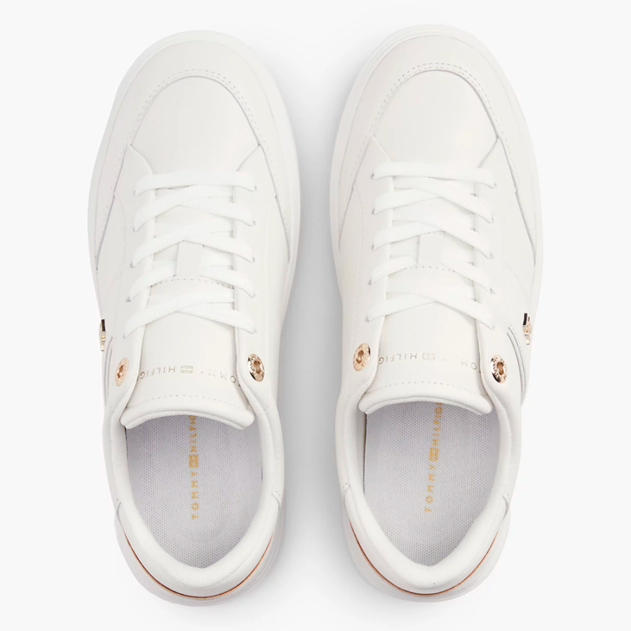 athletic-shoes athletic-shoes