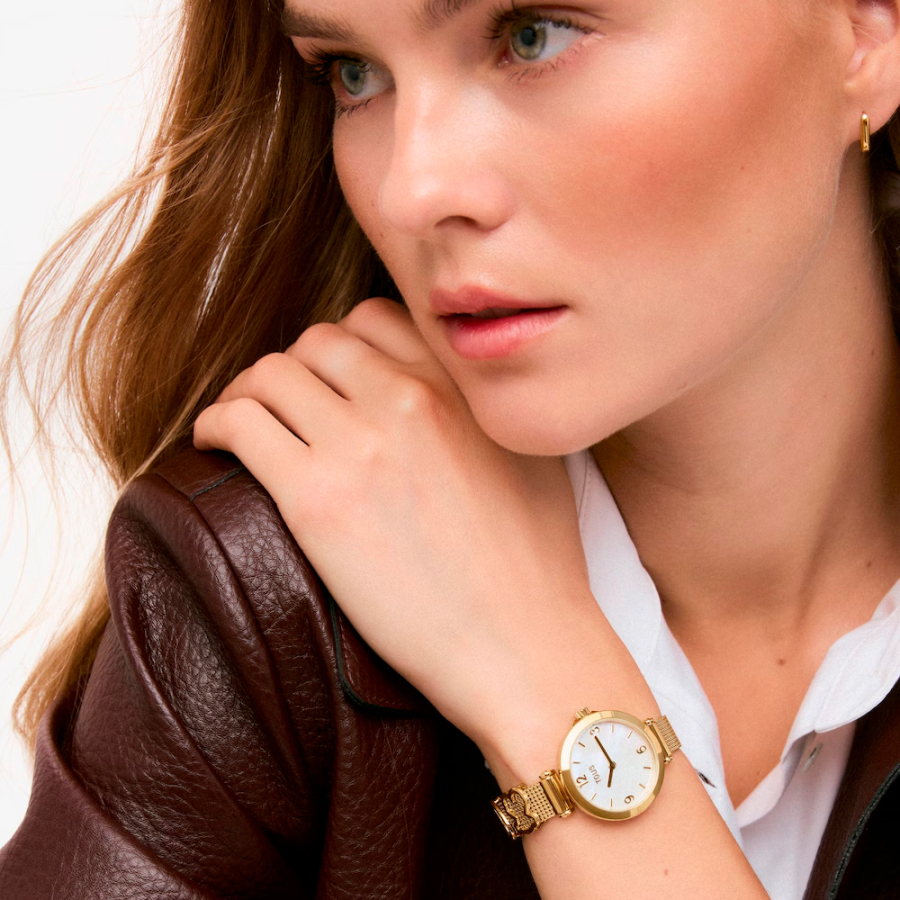 reloj-analogico-de-acero-dorado-con-nacar-icon-charms