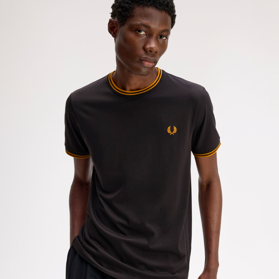 t-shirt-mit-zwei-tippes t-shirt-mit-zwei-tippes
