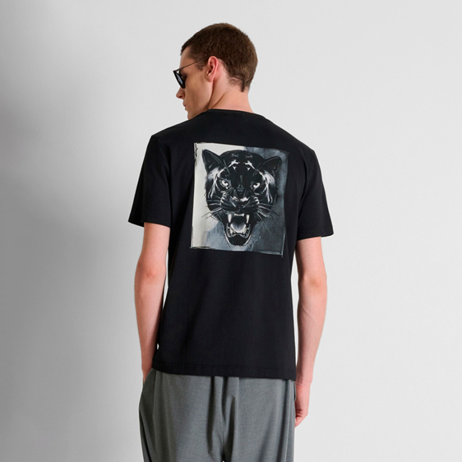 regular-fit-t-shirt-with-print-on-the-front