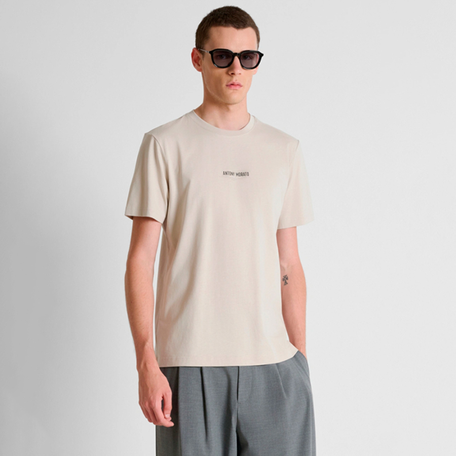 regular-fit-t-shirt-with-print-on-the-front