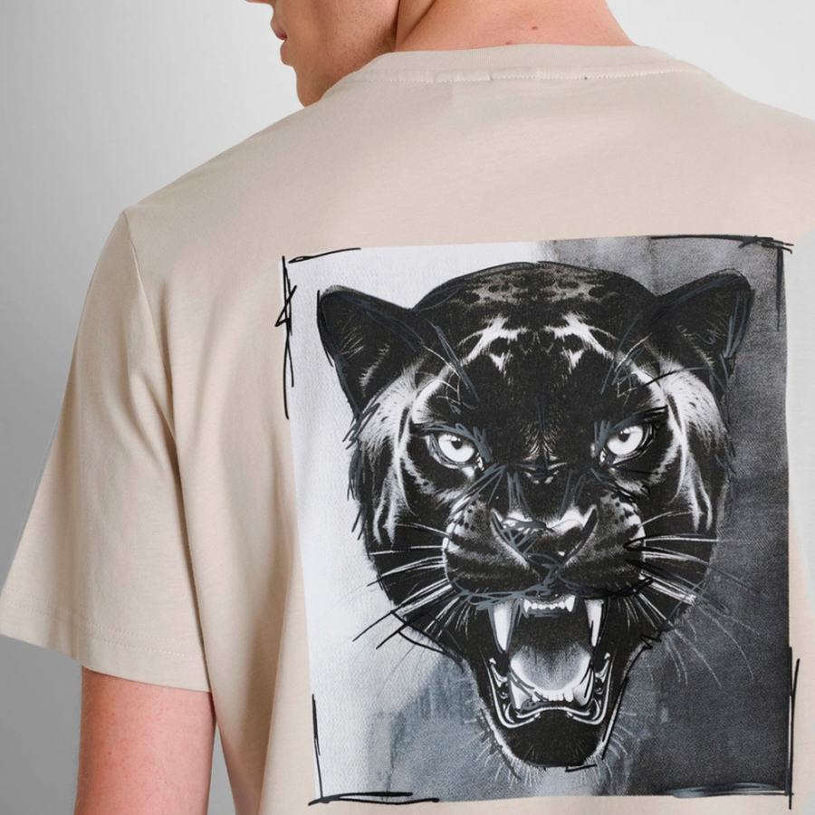normal-geschnittenes-t-shirt-mit-aufdruck-auf-der-vorderseite normal-geschnittenes-t-shirt-mit-aufdruck-auf-der-vorderseite