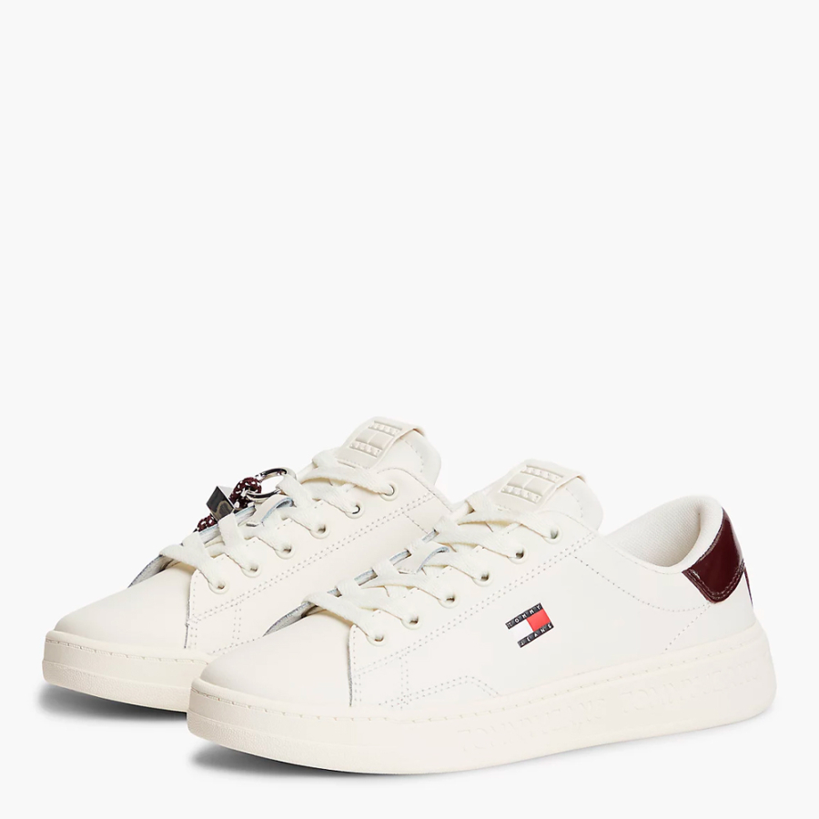 tennisschuhe-aus-leder-mit-logo tennisschuhe-aus-leder-mit-logo