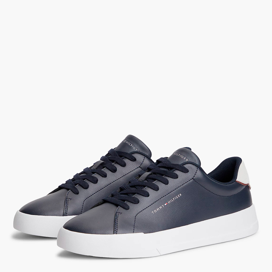 zapatillas-de-tenis-con-talon-a-contraste-en-piel