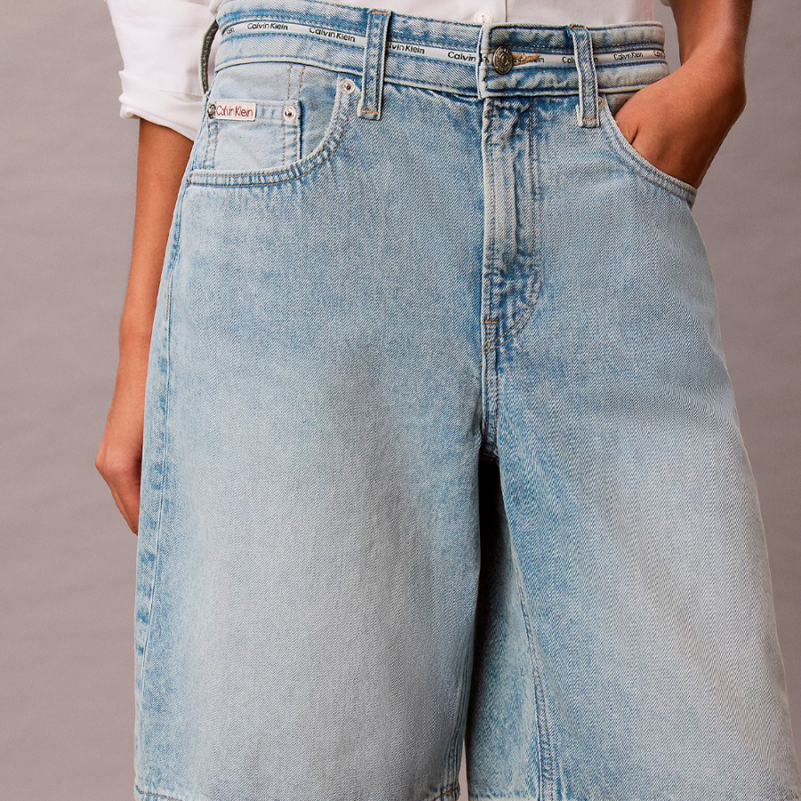 shorts-estilo-bermudas-denim-con-cinta-con-logo shorts-estilo-bermudas-denim-con-cinta-con-logo