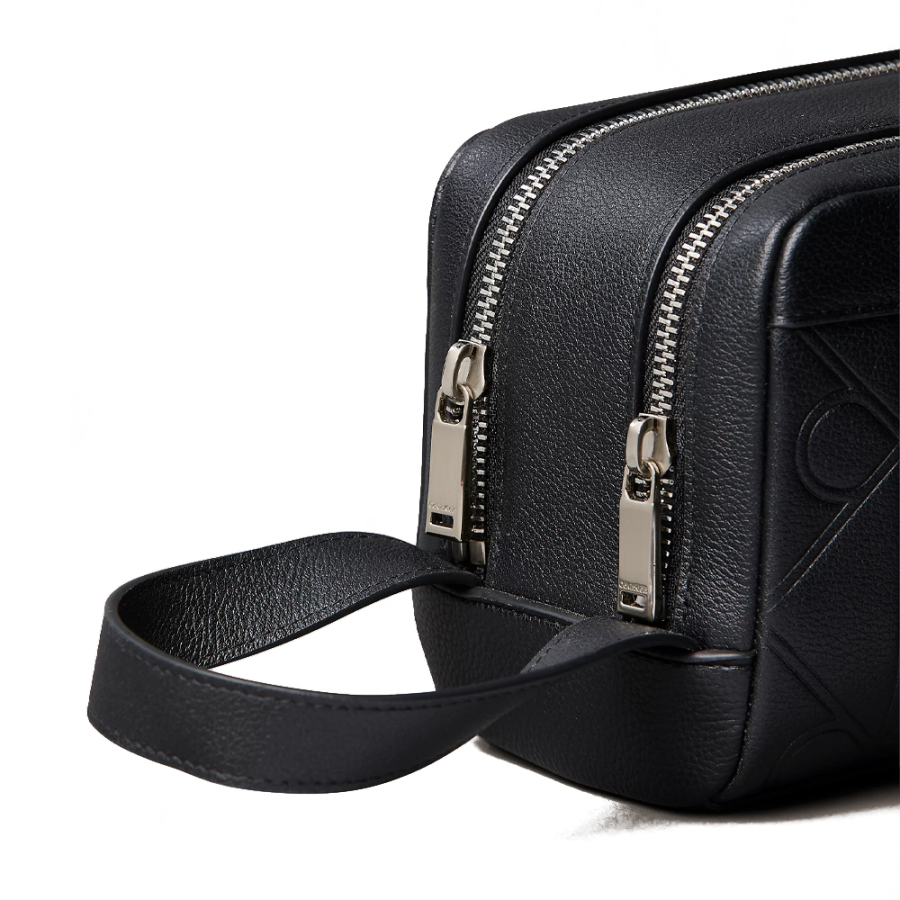 toiletry-bag-with-engraved-iconic-logo