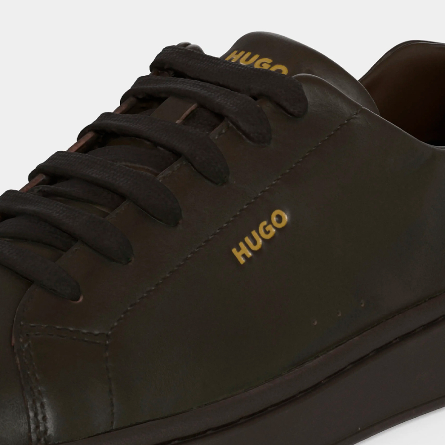 leather-sneakers-with-gold-tone-logo