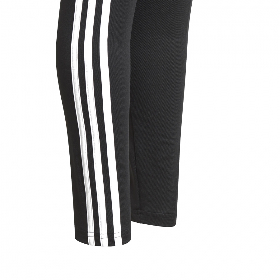 Adidas entworfen, um Strumpfhosen zu bewegen Adidas entworfen, um Strumpfhosen zu bewegen